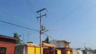 Vecinos de Escárcega llevan más de 12 horas sin energía eléctrica 