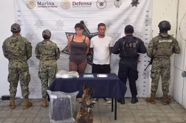 Una pareja de origen estadounidense fue detenida en Playa del Carmen por presuntos delitos contra la salud.