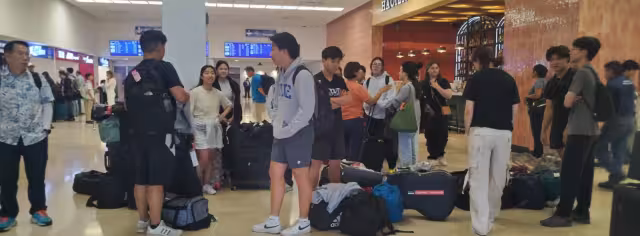 Pasajeros tuvieron que esperar a ser reubicados