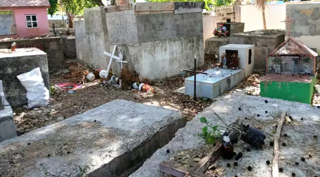 Alcalde Sergio Uh advierte riesgo de exhumación en tumbas sin mantenimiento