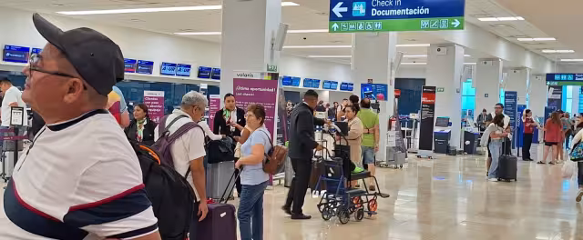 Los vuelos partieron con poco más de una hora tarde