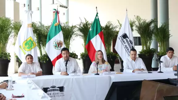 El Tribunal Superior de Justicia de Yucatán encabezó la sesión El Tribunal Superior de Justicia de Yucatán encabezó la sesión