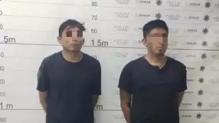 Detienen a dos hombres por posesión de drogas y arma de fuego en Tulum