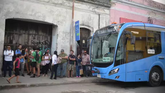 La alta demanda de usuarios de transporte tras la actualización “tiró” el sistema ayer