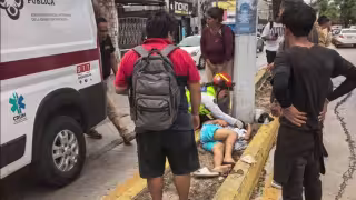 Adolescente de 14 años resulta lesionada tras ser atropellada frente a Mega Soriana en Playa del Carmen