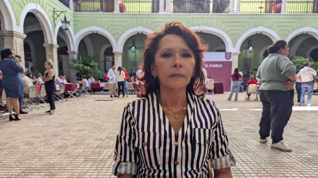 Claudia Flores ha intentado por un año recuperar a su hijo, a quien su esposo se llevó ilegalmente