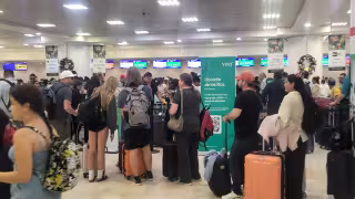 El posible cierre del Estrecho de Ormuz podría encarecer combustibles y afectar la conectividad aérea hacia Cancún