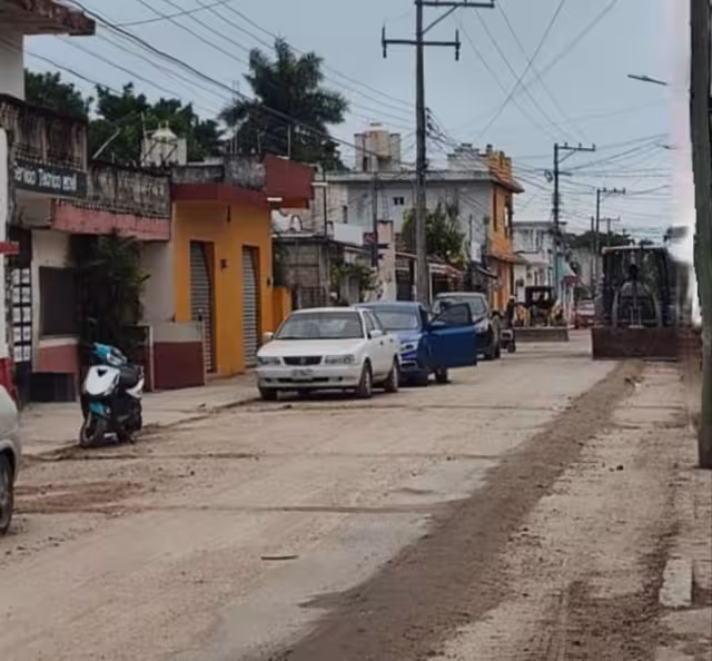 Integrantes de la Asociación de Hoteles y del Sindicato de taxistas, exigen a CAPA la reparación de calles