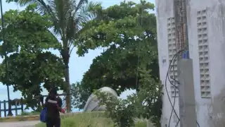 “Se droga y roba cables”: piden apoyo para indigente reincidente