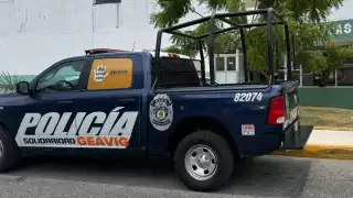 Durante las intervenciones, la mujer suele reaccionar con agresividad cuando le ofrecen ayuda, ya sea comida o ropa