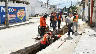 Baches y fugas de agua arruinaron 20 taxis en Campeche