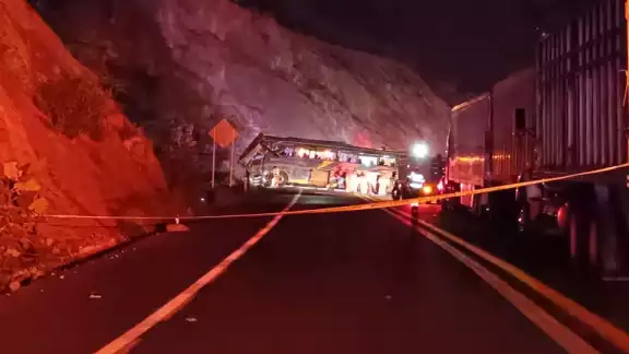 El accidente se registró cuando el chofer perdió el control
