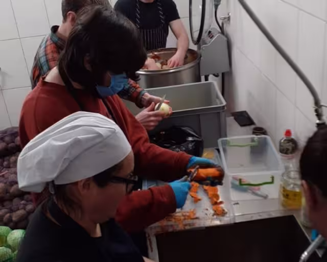 La actividad económica en México creció un 0.4% interanual en agosto impulsada por el sector servicios.