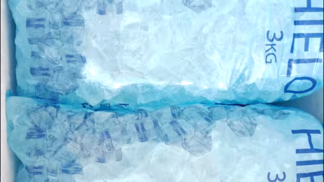 En locales, el costo de las bolsas varía; amas de casa expenden el kilo en ochos pesos