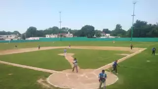 Ambas novenas ofrecieron un buen espectáculo en el campo.