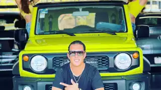 El influencer es amante de los autos deportivos y de alta gama