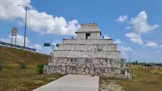 Conoce la  pirámide de los aluxes en Cancún  y su peculiar historia detrás de su construcción