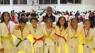En la categoría Sub-15, Dayana Nabil Loeza López alcanzó el título de campeona nacional en la división de -42 kilogramos