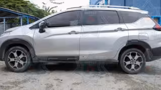 Policías municipales identificaron el auto con reporte de robo.