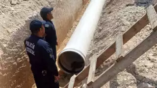 Amantes de lo ajeno quedan atrapados en una tubería en Cancún