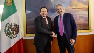 Joaquín Díaz Mena se reúne con Juan Ramón de la Fuente, secretario de Relaciones Exteriores