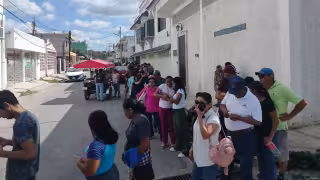 Campechanos abarrotan oficinas para obtener la tarjeta Ko’ox antes del 31 de enero