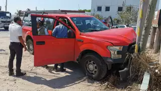 Dos lesionados en aparatoso choque