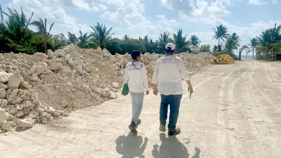nspectores de la Secretaría de Medio Ambiente Sustentable y Cambio Climático acudieron para revisar el mangle y descartaron anomalías.