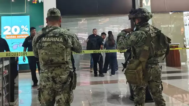 Al lugar también acudieron elementos de la Secretaría de Marina.