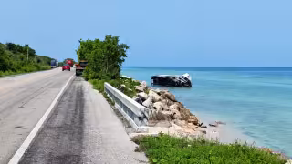 Accidente en carretera Campeche-Carmen deja daños materiales