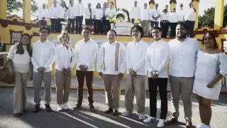 Gobernador de Yucatán anunció la creación de la beca universitaria Jóvenes Renacimiento en Yucatán