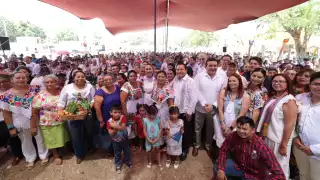 Claudia Sheinbaum y Joaquín Díaz Mena inauguran   en Chocholá la primera Tienda Bienestar