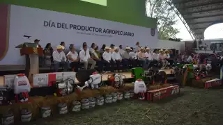 Joaquín Díaz Mena encabeza la conmemoración del Día del Productor Agropecuario en la Feria Yucatán Xmatkuil