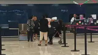 La mujer consideró que de alguna manera la discriminaron, al señalar que por ser una persona mayor de 70 años, quizás se le olvidó en otro lado