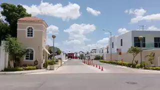 Dejan en prisión al padre y madrastra de una menor acusados por su muerte en Mérida