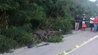 El accidente indignó a los habitantes de varias localidades y señalaron que la rehabilitación reciente de la carretera causa que conductores circulen a exceso de velocidad.