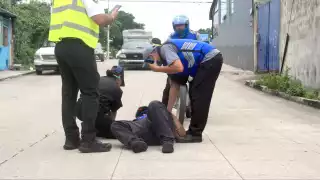 El joven repartidor recibió primeros auxilios antes de ser trasladado a un hospital