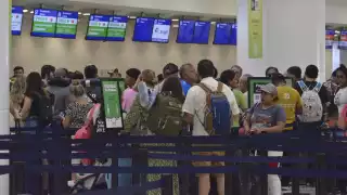 Disminuyen las operaciones en el aeropuerto de Cancún este martes