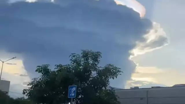 Captan extraño fenómeno de nubes en los cielos de Playa del Carmen (VIDEO)