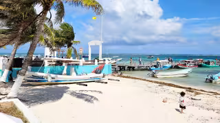 Debido a los efectos de surada, ondeó la bandera amarilla