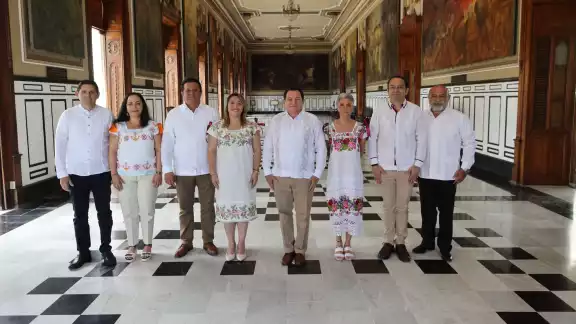 Joaquín Díaz Mena dijo que se planea hacer la ceremonia en la esquina de Catedral y Palacio de Gobierno. Joaquín Díaz Mena dijo que se planea hacer la ceremonia en la esquina de Catedral y Palacio de Gobierno.