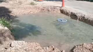 Obra inconclusa desde abril provoca susto en carretera estatal