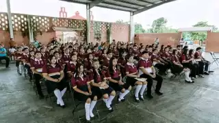 Según la queja que dieron a conocer, las autoridades municipales les retiraron varias aulas