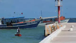  En aguas de Río Lagartos fue encontrado el cuerpo de un pescador que se arrojó de un barco