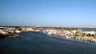 Los paramédicos, que acudieron de inmediato al llamado, confirmaron el deceso e indicaron que la posible causa de la muerte del hombre fue la descompresión