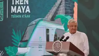 AMLO anuncia inauguración del Tren Maya en Chetumal antes de entregar la banda presidencial