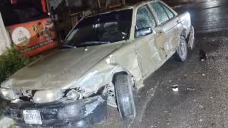 Elementos de Tránsito Municipal acudieron a la colonia Cecilio Chí para realizar el peritaje