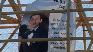 Lona con acusaciones personales sorprende en puente de Isla de Tris