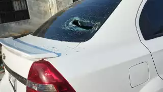 Gamberros confunden 2 vehículos con el de la Síndica Municipal que les mandaron a destruir