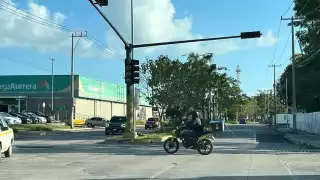 Chetumalenses señalan problemas en vialidad.